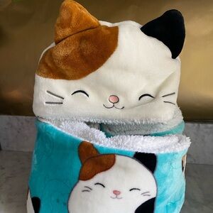 Squishmallows Super Soft Sherpa Hooded Throw with Hand Pockets - Cam